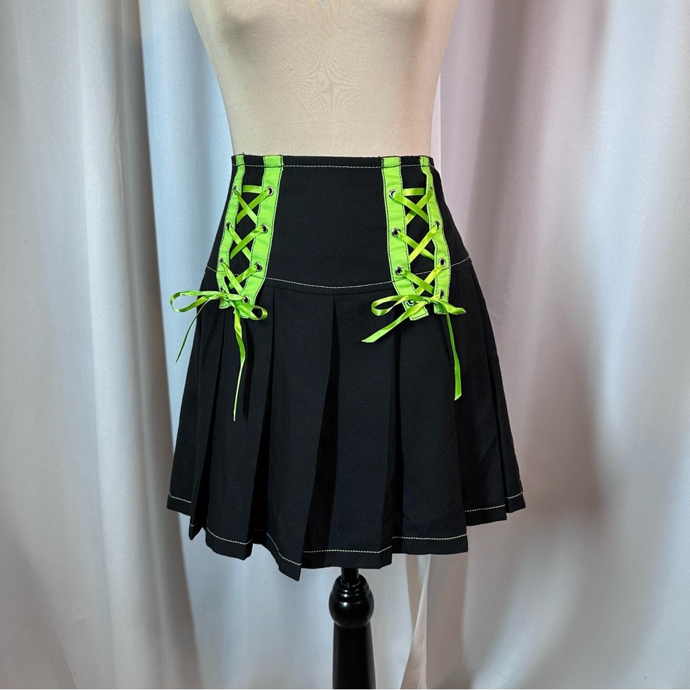 Royal Bones Daang Goodman Black Pleated Mini Skirt w/ Green Lace‎ Up Sz M NWOT